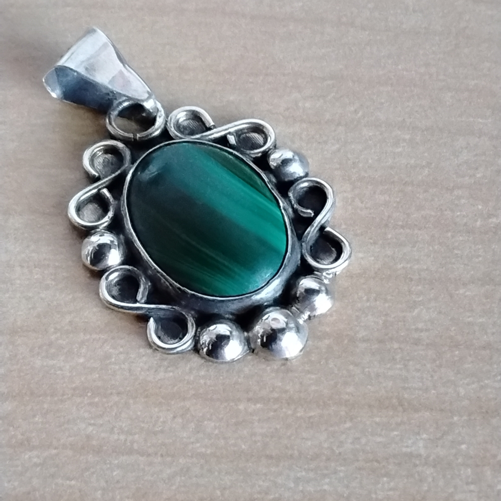 Beautiful .925 Sterling Silver Malachite Pendant.